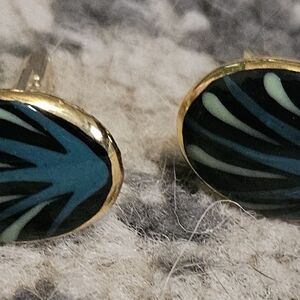 VINTAGE MID CENTURY VICTORIA FLEMING NY BLUE AND GREEN ENAMEL CUFFLINKS UNUSUAL